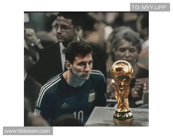 九宫格黑白足球传奇球星肖像合集 揭开他们不为人知的一面