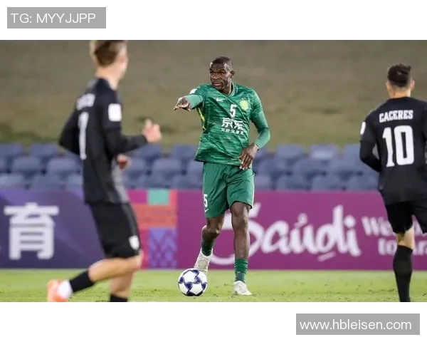 白人足球球星卷入丑闻事件真相曝光引发球迷与媒体广泛关注