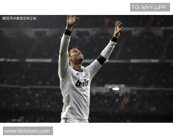 足球巨星C罗碎冰瞬间折射出的坚韧精神与无限追求的职业态度 足球巨星C罗碎冰瞬间折射出的坚韧精神与无限追求的职业态度